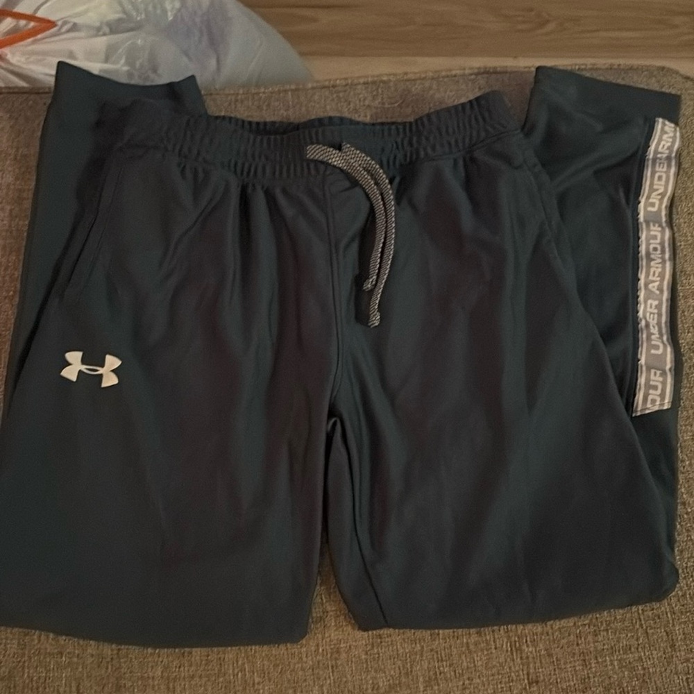 Boys Under Armour Size L Joggers